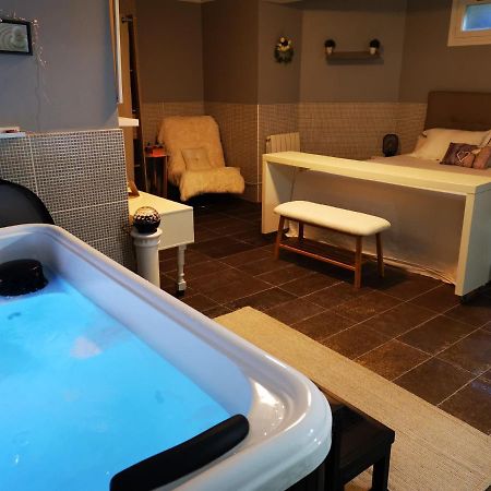 Suite Jacuzzi Au Calme Domont Exterior foto